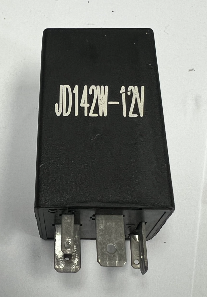 Volkswagen Passat Audi A4 AC Compressor Relay #384 12V JD142W Black