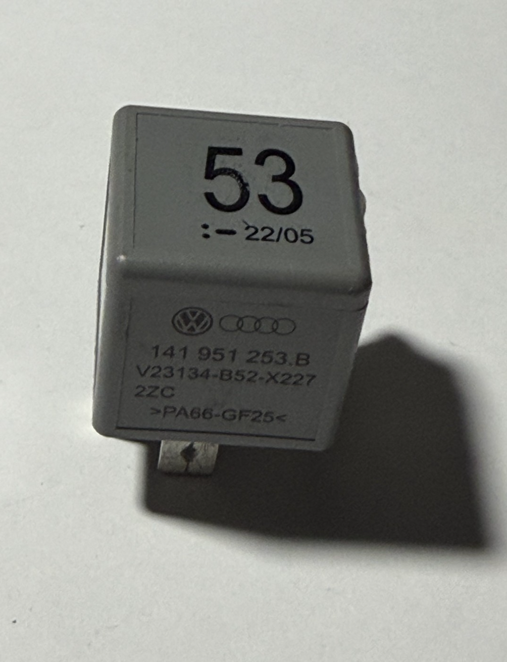 Audi VW Seat Skoda 4 Pin #53 12V Relay 141 951 253 B, V23134 B52 X227