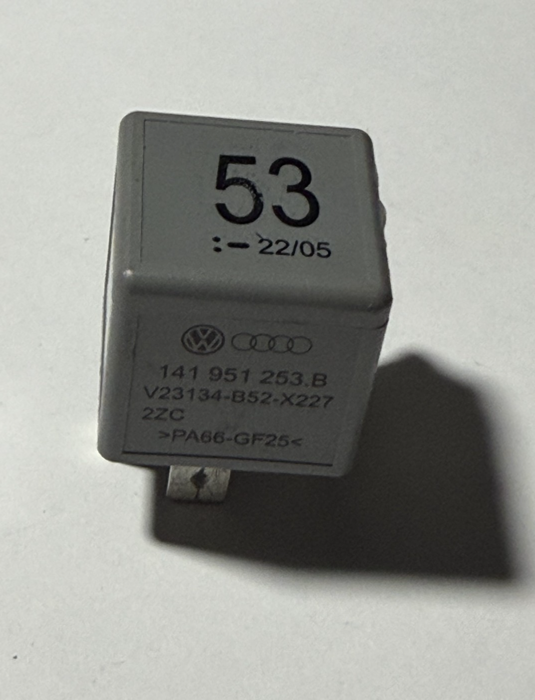 Audi VW Seat Skoda 4 Pin #53 12V Relay 141 951 253 B, V23134 B52 X227