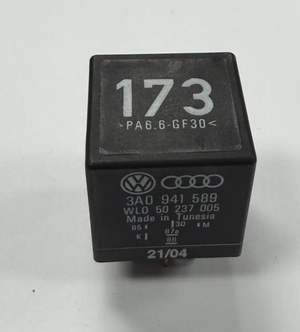 99-02 Volkswagen Cabrio Audi Daytime Running Light Relay 3A0941589, WL050237005