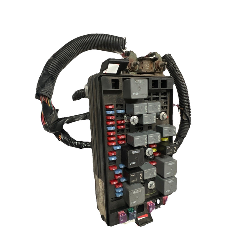 2004 2005 2006 Chevrolet Colorado ENGINE MOTOR UNDER HOOD FUSE Box RELAY BOX OEM