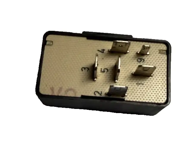 Volvo 740 760 780 940 Central Locking Relay 12V 16A 898163, 3523739 Black by Volvo