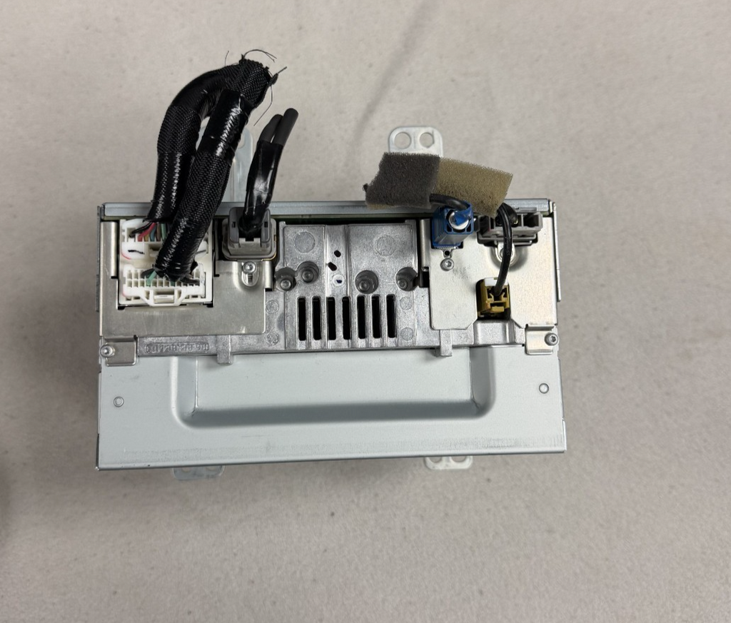 11 12 2011-2012 Nissan Rogue AM FM Radio Receiver CD Player 259151VX0C