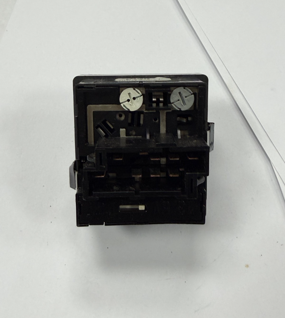 1998 1999 2000 2001 2002 Volvo C70 Headlight Headlamp Switch 8622023 99W47E