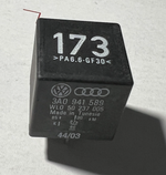 Daytime Running Lights Relay 3A0 941 589 fits 1999-2002 Volkswagen Cabrio Audi