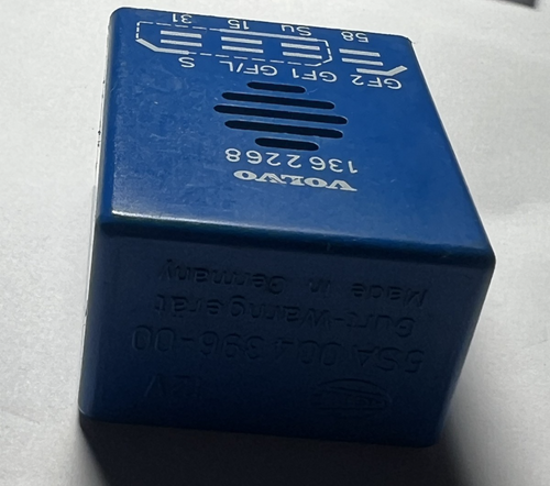 1975-1982 Volvo 260 Seat Belt Reminder Relay OEM 1362268 Blue