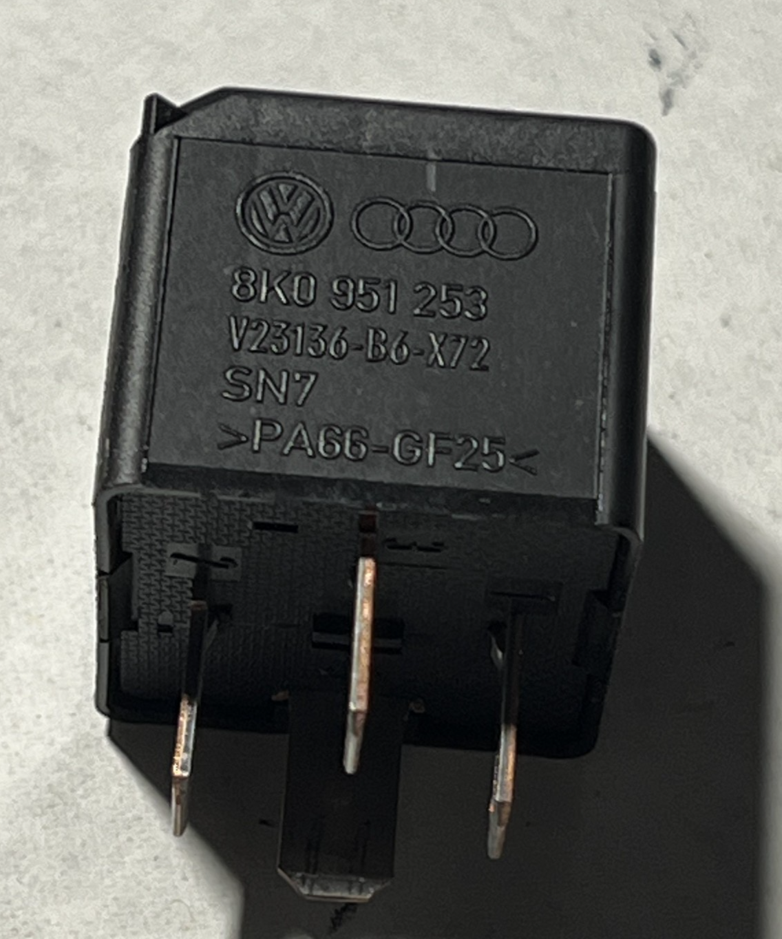 Multifunction Relay 8K0 951 253 fits Volkswagen Passat Jetta Audi A4 A6