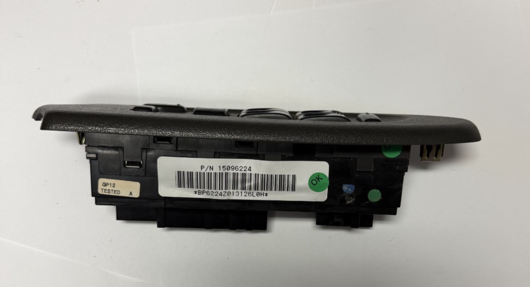 02-05 Chevy Trailblazer Master Driver Window Switch with Heated Seat 15096224