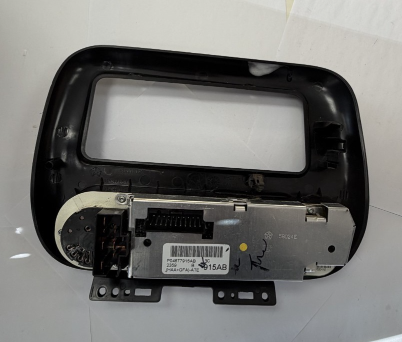 99-00 Dodge Grand Caravan AC Heater Temperature Climate Control 04677915AB