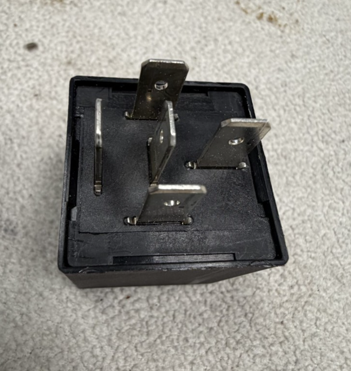 1997 1998 1999 2000 2001 2002 Audi A8 AC Air Conditioner 5 Pin Relay #147 Black