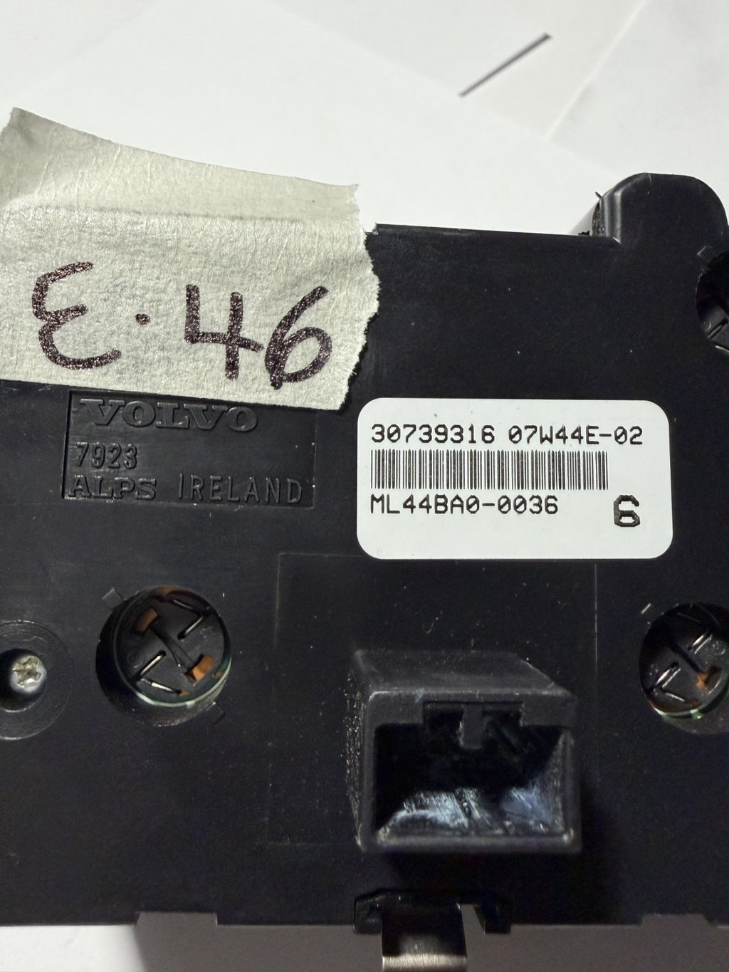 2003-2009 Volvo XC70 Headlight Fog Light Fuel Door Switch 30739316, 07W44E-02