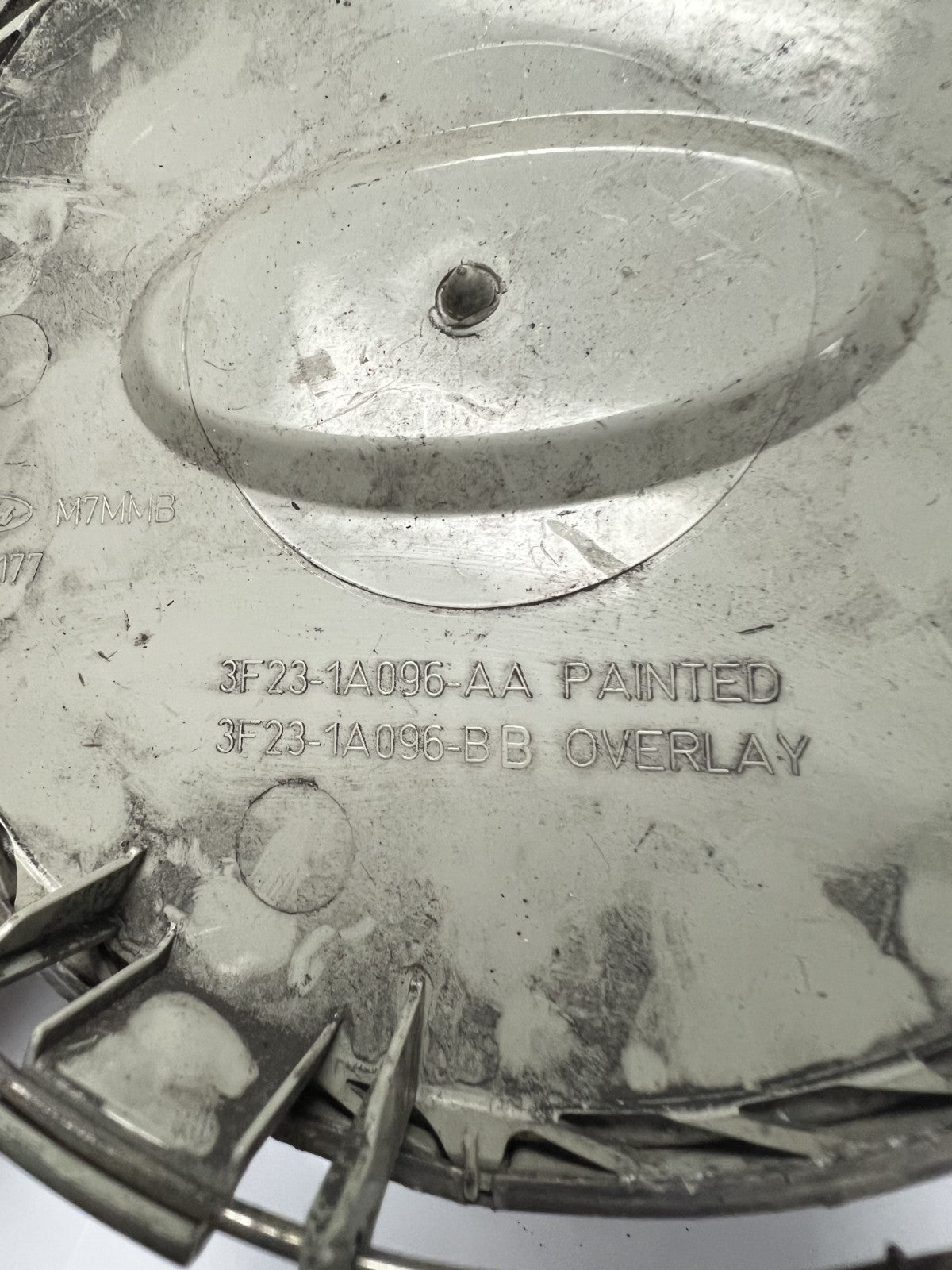 2004 2005 2006 2007 Ford Escape Center Wheel Cover Hub Cap OEM 3F23 1A096 AA