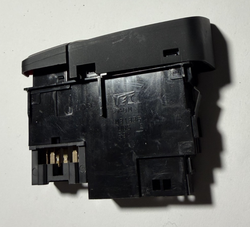 Emergency Hazard Switch Button M31338 fits 2006 2007 2008 Honda Pilot