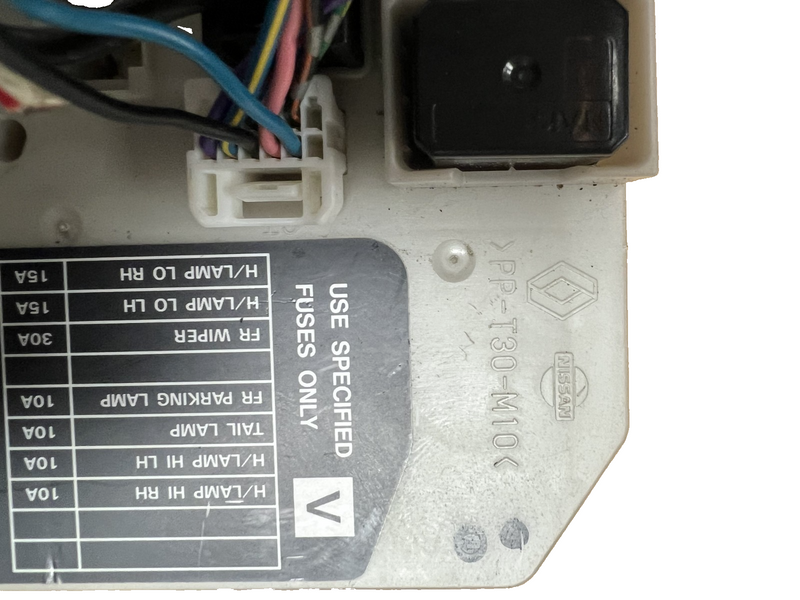 2007-2011 Nissan Murano Sentra Versa Fuse Box IPDM Module OEM PP-T30-M10