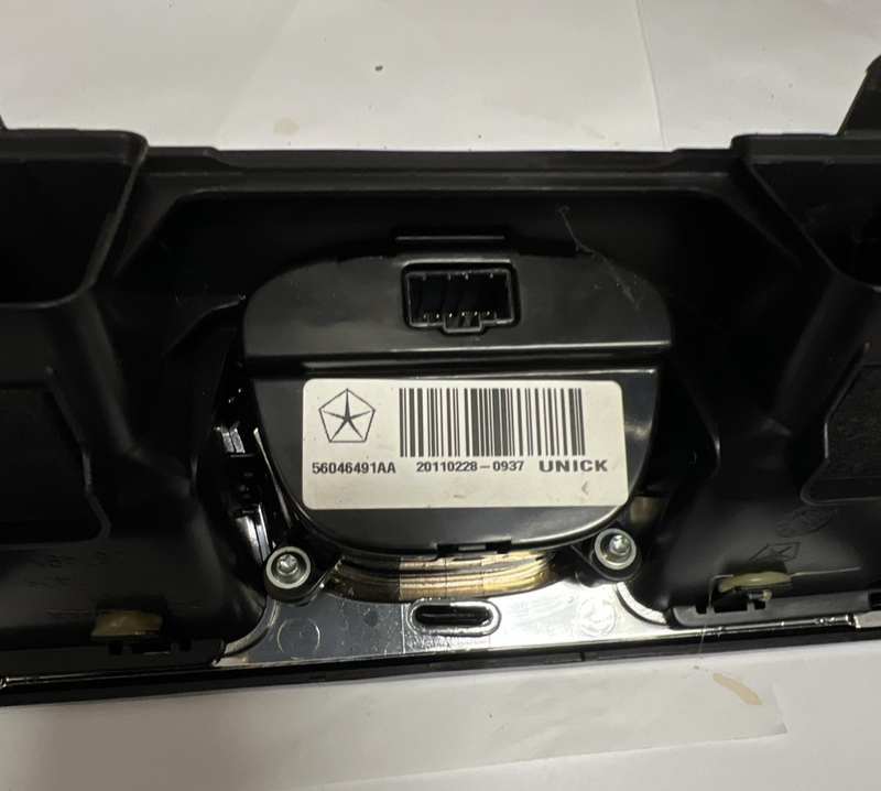2011-2014 Chrysler 200 Dash Radio Screen Clock Air Vent Hazard Switch Trim Bezel