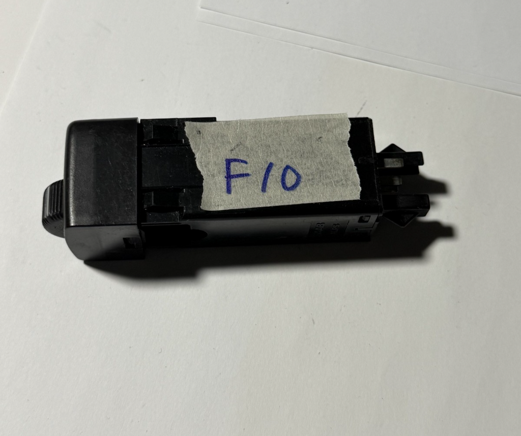 1999 2000 2001 2002 2003 2004 2005 Saab 9-5 Heated Seat Switch 51 04 377, W051K