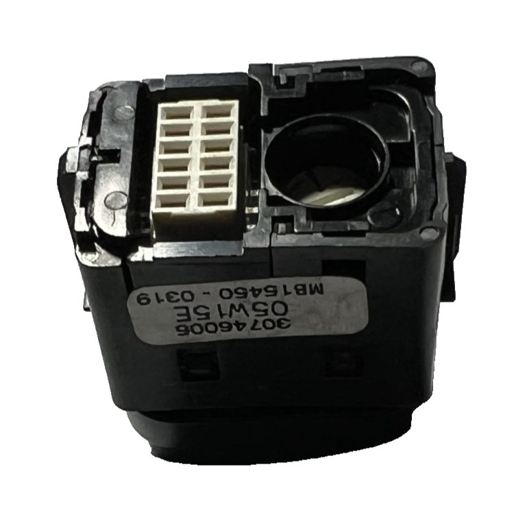 2003-2007 Volvo C70 S70 V70 DSTC Control Switch Button 30746005, MB15450 0319