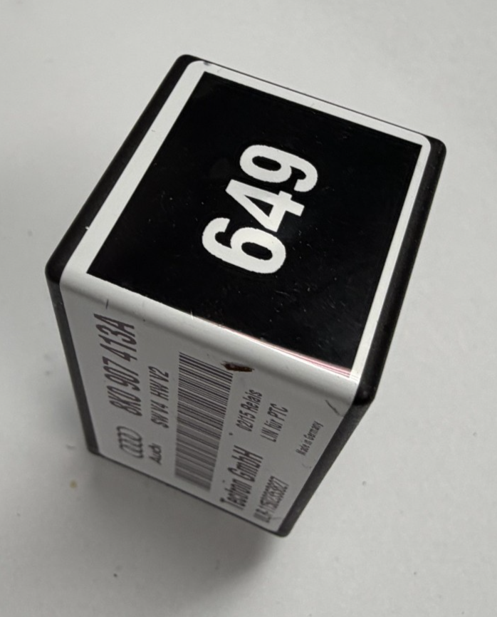 2013-2017 Audi A4 A5 Q5 Engine Compartment Power Fuse Relay 8K0 907 413A