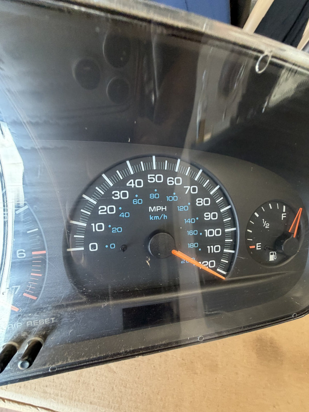 Instrument Cluster Speedometer 04685620AB fits 1999-2000 Dodge Caravan Voyager