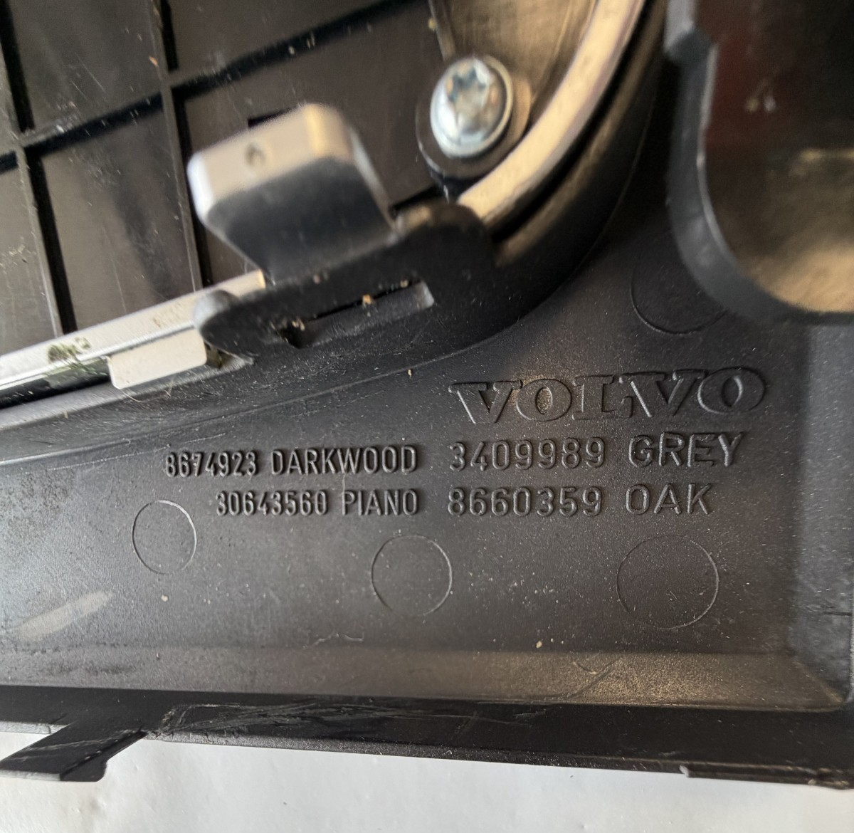 2003-2014 Volvo XC90 Automatic Floor Shifter Bezel Trim 8660359, 1303301 by Volvo