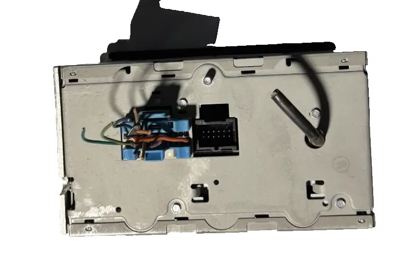 Radio AM FM Stereo MP3 CD Player Receiver 15837848 fits 05-12 Chevrolet Colorado by General Motors