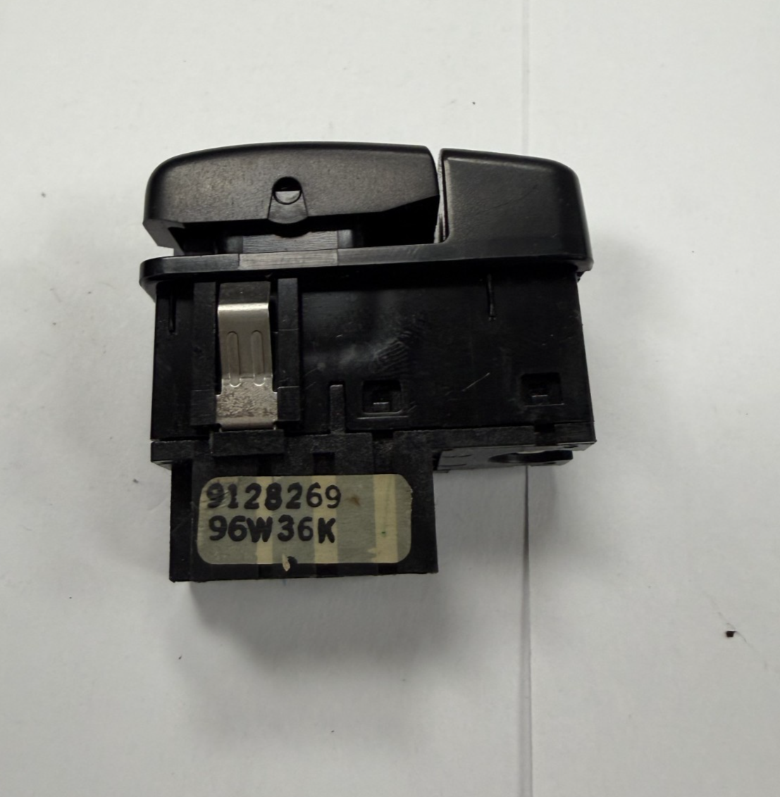 1994-1998 Volvo 850 960 S90 V90 Rear Fog Light Switch 9128269 96W36K Black