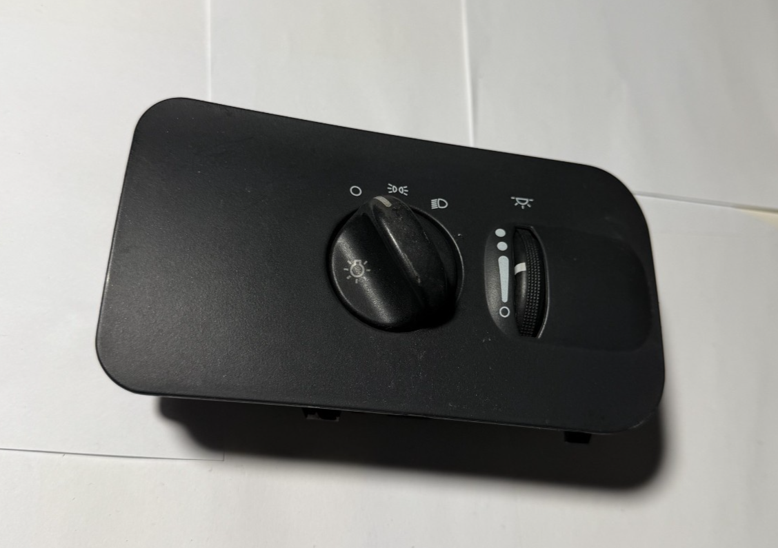 2005-2006 Dodge Caravan Headlamp Headlight Switch 1DW671DVAA, 210803-2