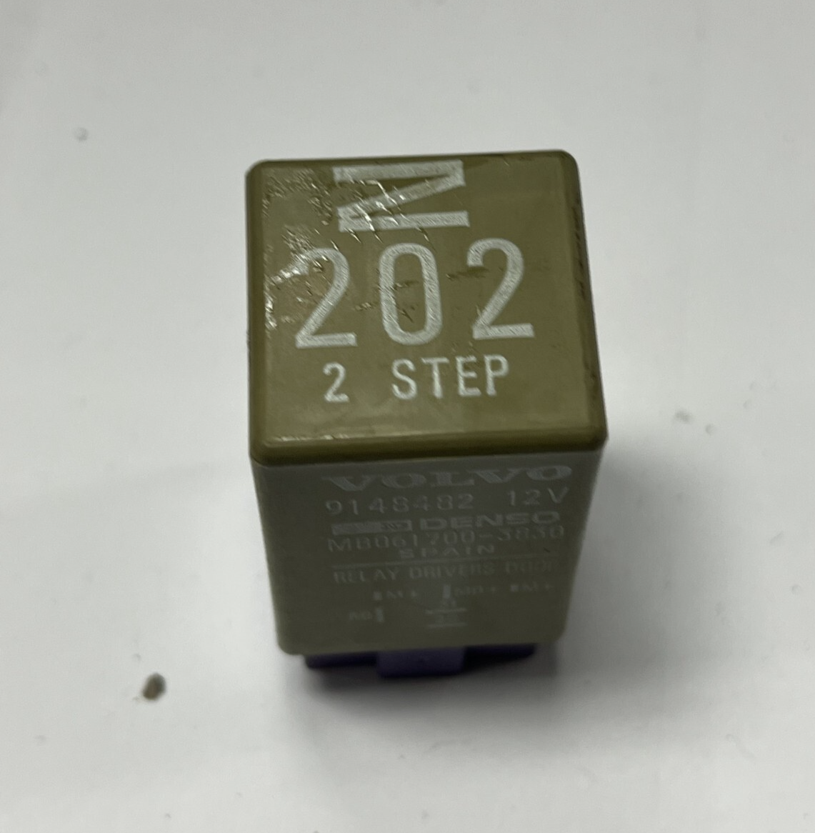 1995-1998 Volvo 960 Driver Door Lock Relay 12V OEM 9148482, MB061700-3830