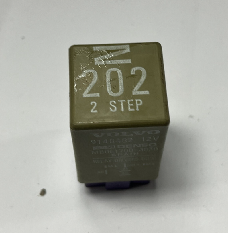 1995-1998 Volvo 960 Driver Door Lock Relay 12V OEM 9148482, MB061700-3830