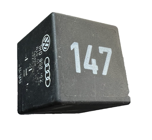 Volkswagen Jetta Golf GTI Passat Cabrio Eurovan AC Relay #147 1H0 959 142