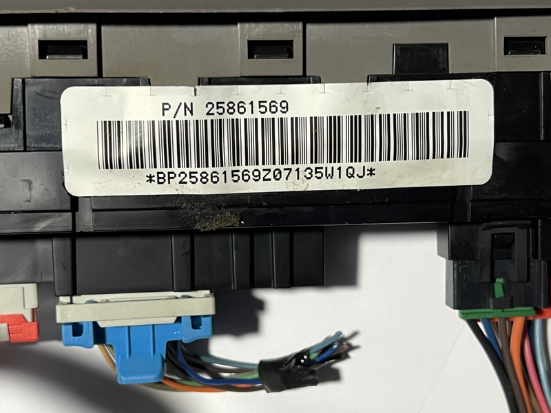 2006-2009 GMC Envoy Front Driver Side Power Window Master Switch OEM 25861569