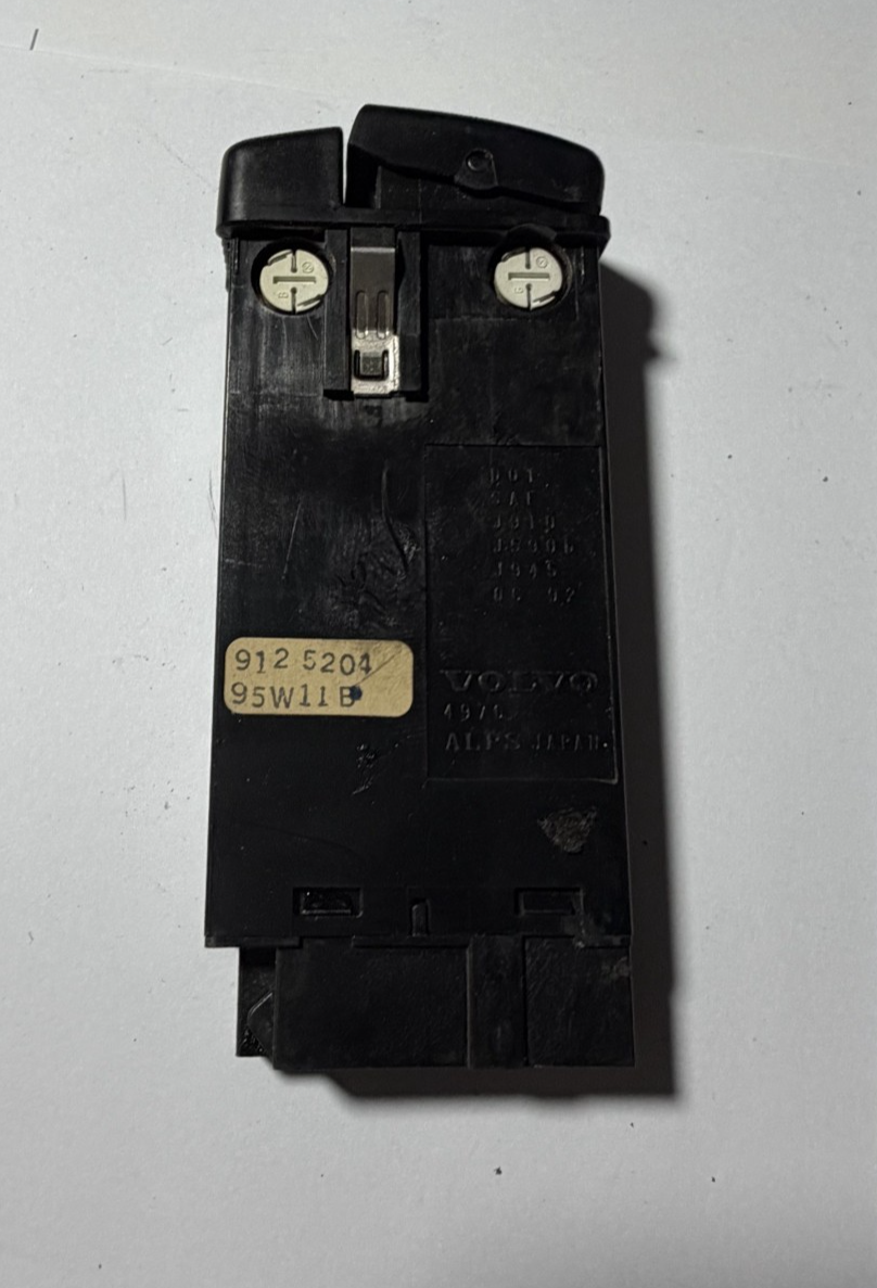 1993-1997 Volvo 850 Emergency Flasher Switch Hazard Button 9125204 95W11B