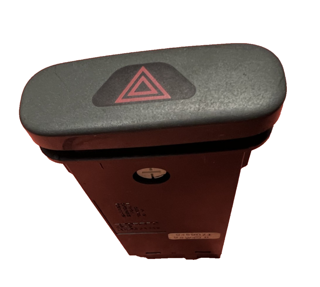 1998 1999 2000 Volvo V70 S70 C70 Hazard Light Flasher Switch OEM 9459071