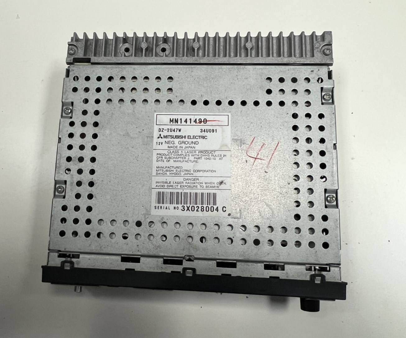 2004-2006 Mitsubishi Lancer AM FM Radio Stereo Disc CD Player OEM MN14149