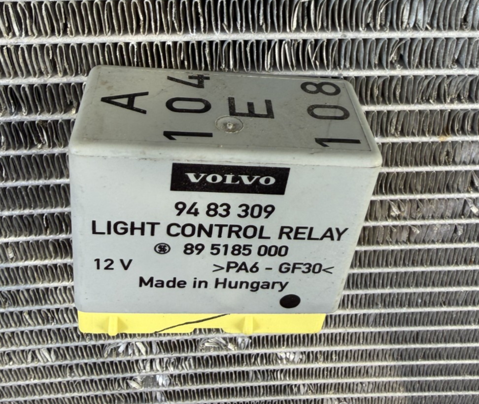 1998-2002 Volvo C70 Coupe Head Light Headlight Lamp Relay 12V 9483309, 895185000 by Volvo