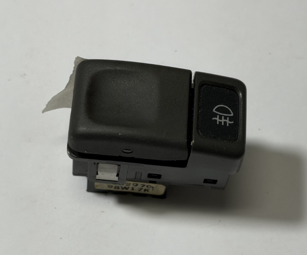 1998-2004 Volvo 70 Series Rear Fog Light Foglamp Lamp Switch 9162976, 98W17K