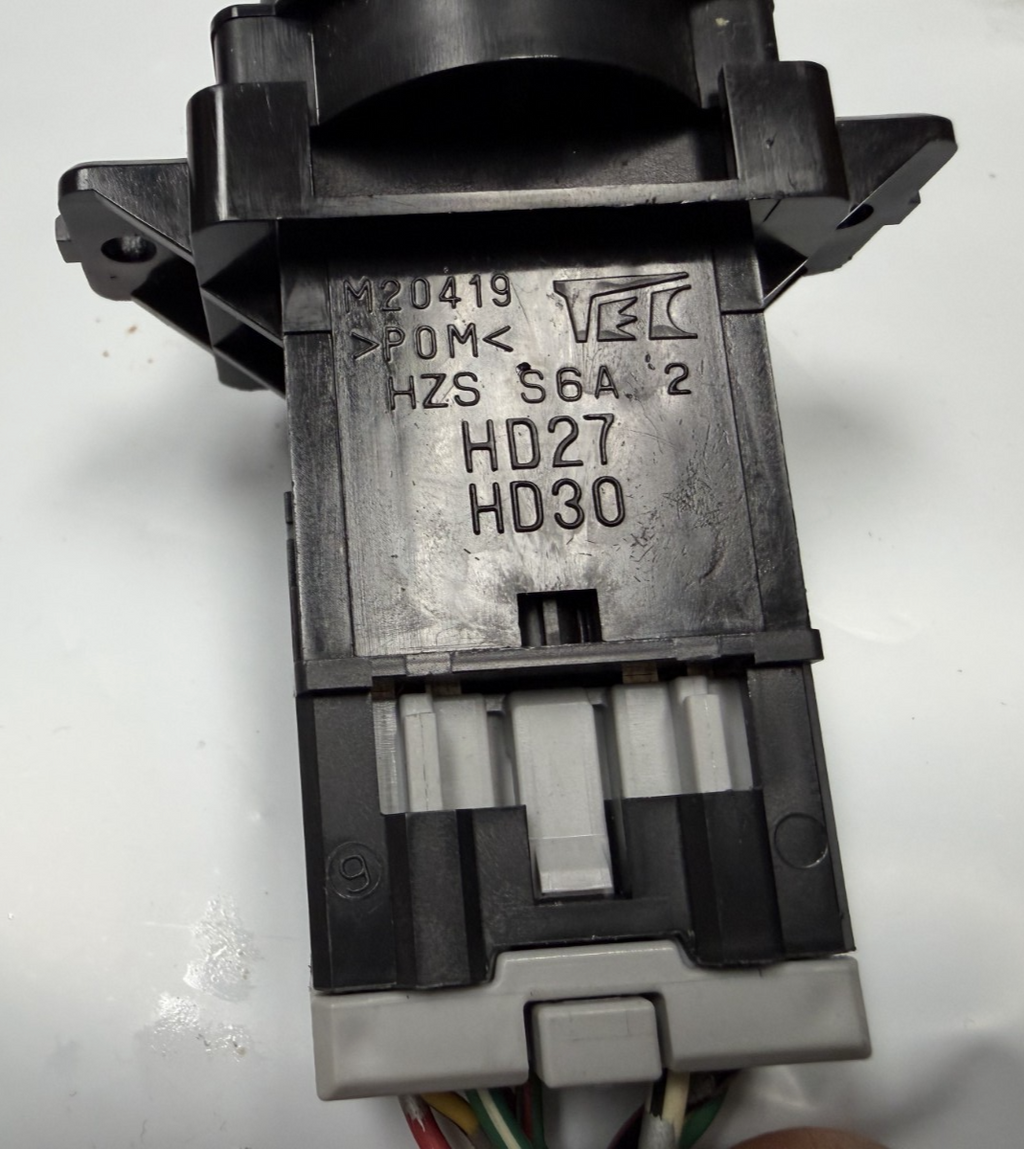 03-11 Honda Element Hazard Emergency Light Control Button Switch M20419