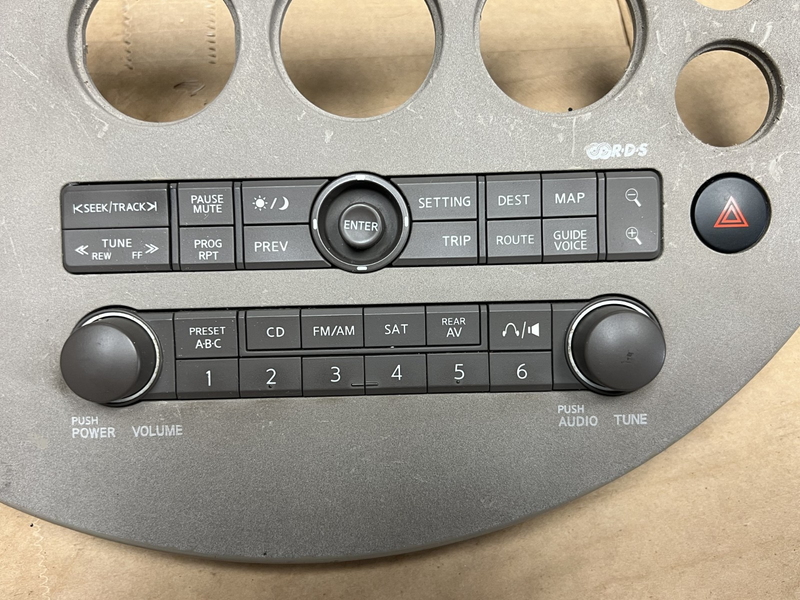 2004-2006 Nissan Quest Radio Stereo Control Bezel 28089 5Z016A 18608 GDPC62