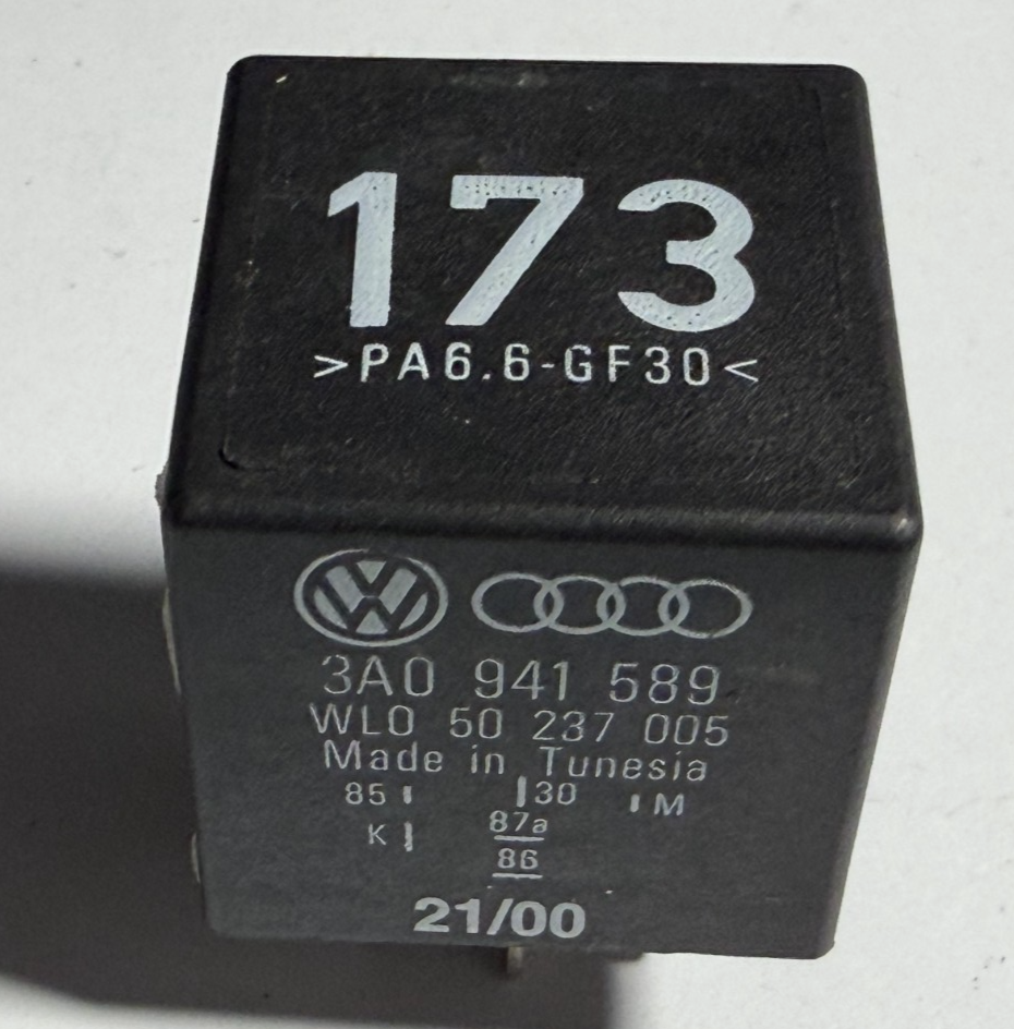 Daytime Running Light Relay 3A0 941 589 fits 1999-2002 Volkswagen Cabrio