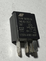 Multifunction Relay 7M0 951 253 C fits VW Jetta Rabbit GTI MK5 Audi A4