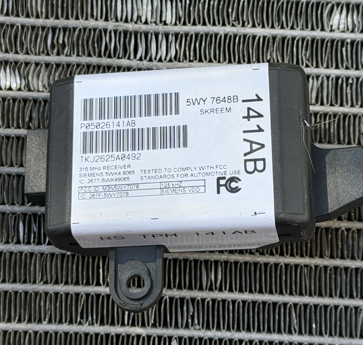 06 07 Chrysler Town & Country Immobilizer Skreem Module Transponder P05026141AB by Siemens