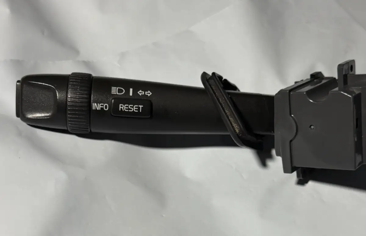 2004 2005 2006 Volvo S80 Turn Signal Switch 30768097, 05W53D Black by Unbranded