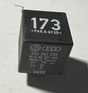 Daytime Running Lights Relay 3A0 941 589 fits 1999-2002 Volkswagen Cabrio Audi
