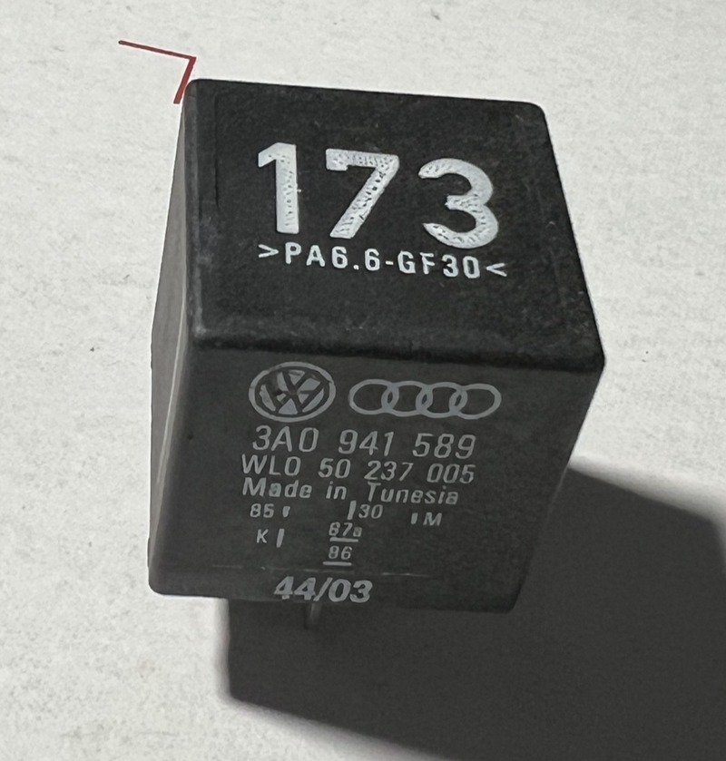 Daytime Running Lights Relay 3A0 941 589 fits 1999-2002 Volkswagen Cabrio Audi