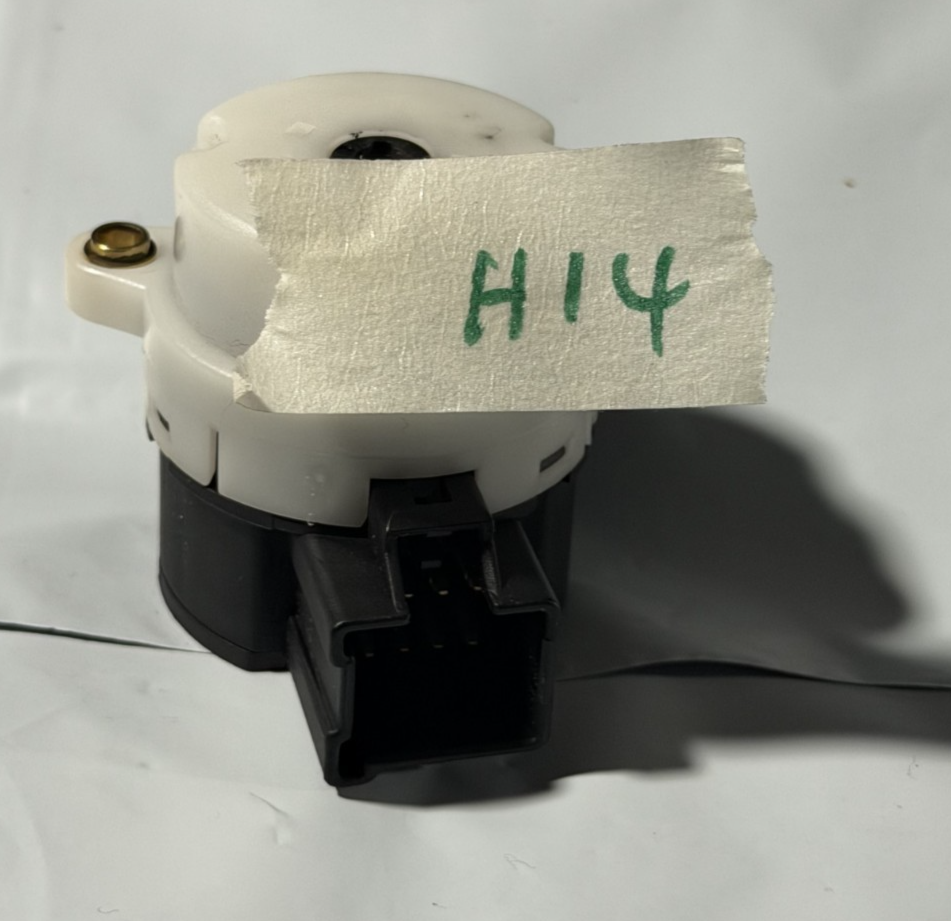 1999 2000 2001 2002 Volvo S70 Starter Key Ignition Switch 09459503