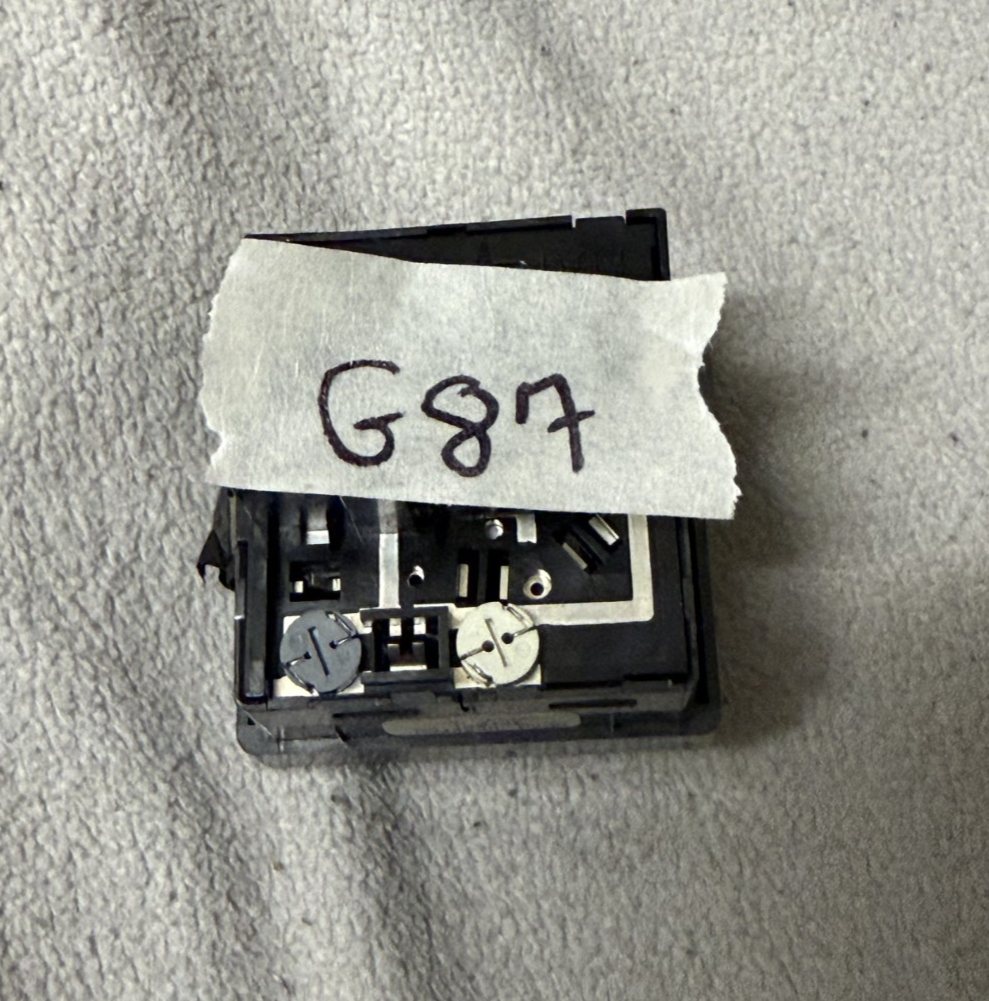 1998 1999 2000 Volvo S70 V70 Headlight Headlamp Switch 30739333, M914220-0230