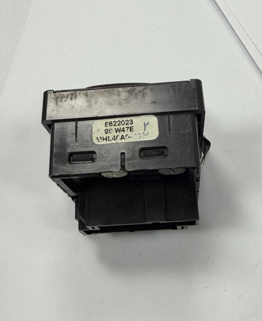 1998 1999 2000 2001 2002 Volvo C70 Headlight Headlamp Switch 8622023 99W47E