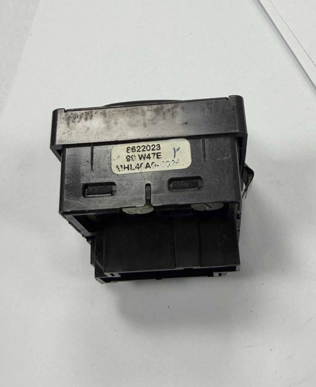 1998 1999 2000 2001 2002 Volvo C70 Headlight Headlamp Switch 8622023 99W47E