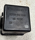 2000-2004 Volvo S40 V40 Relay 12V V23134 B52 X240, 953381 Black