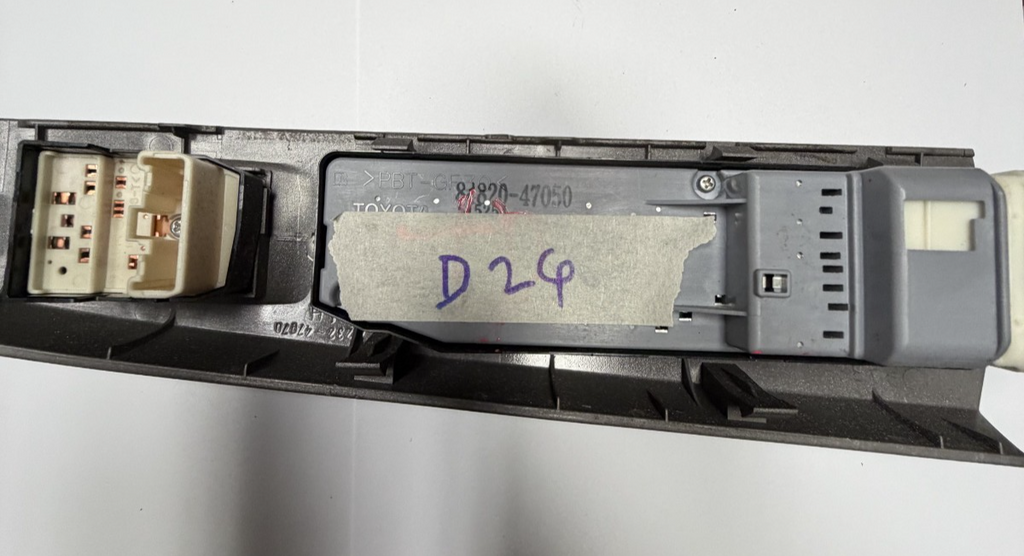 2004-2009 Toyota Prius Master Power Window Switch Front Left 84820 47050